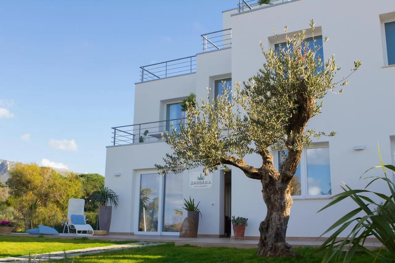 *** فندق مبيت وإفطار تيراسيني Zabbara B&B إيطاليا